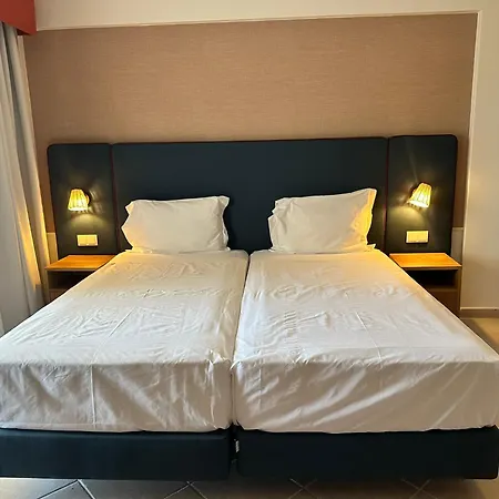 Aparthotel Balaia Plaza 4*