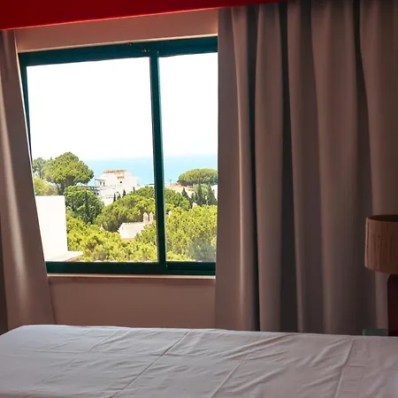 Balaia Plaza 4*