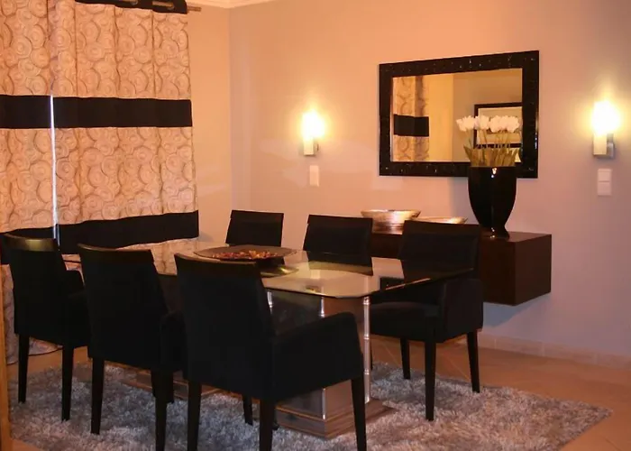 Cheerfulway Balaia Plaza Apartahotel 4*