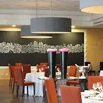 Cheerfulway Balaia Plaza מלון דירות אלבופיירה